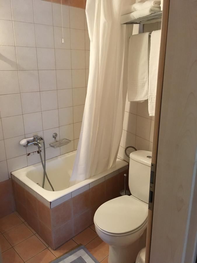 Hotel Orestion - Bike And Motorcycle Friendly Hotel كاستوريا المظهر الخارجي الصورة